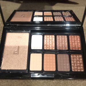 Doucce nude eyeshadow palette